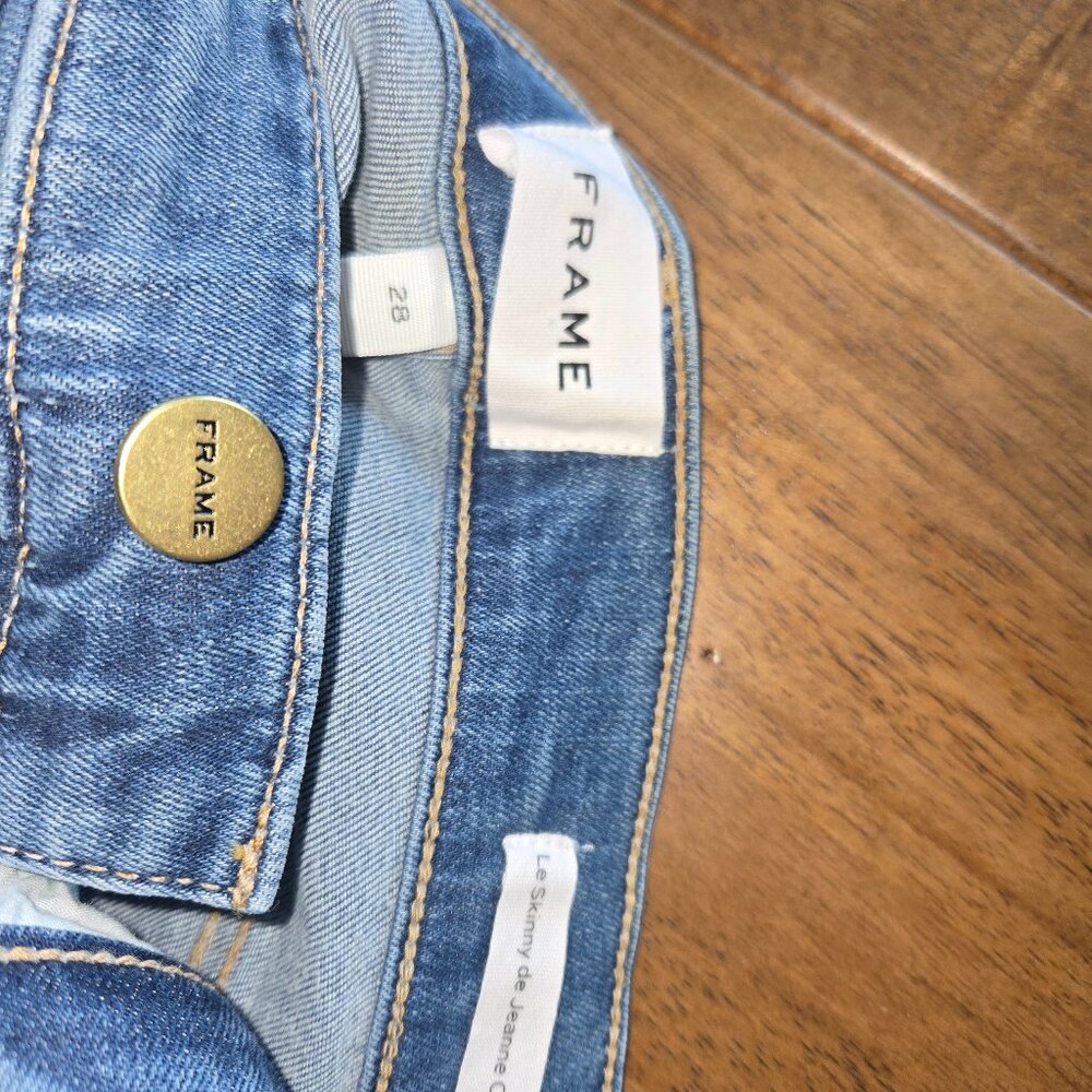 Frame Le Skinny Crop Jeans 28